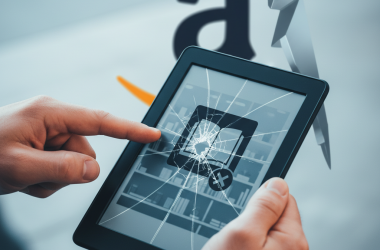 Illustration of Amazon coupe l'accès à la boutique Kindle sur certaines de ces liseuses - Korben